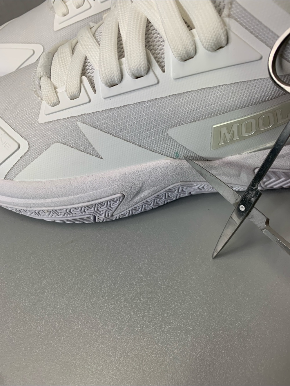 Triple Double basketball shoe by Moolah Kicks in the "White Hot" size 8 - Picture 9 of 13